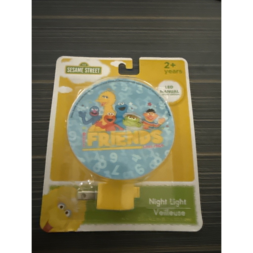 Intertek LED Night Light with On/Off Switch - New -‎ Sesame Street Friends